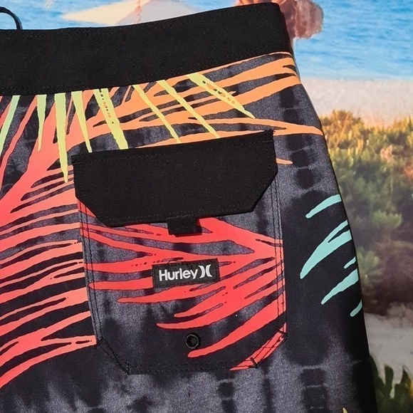 Hurley Floral Board Trunks Size 32 - Picture 8 of 8
